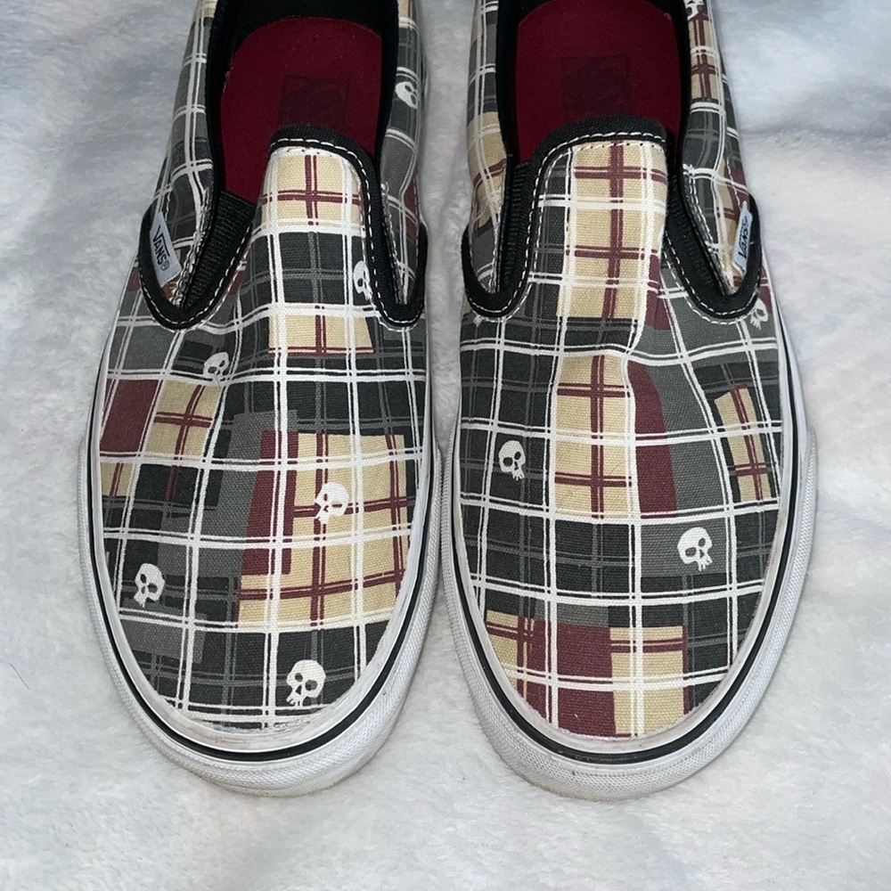 Vans - Picture 2 of 11